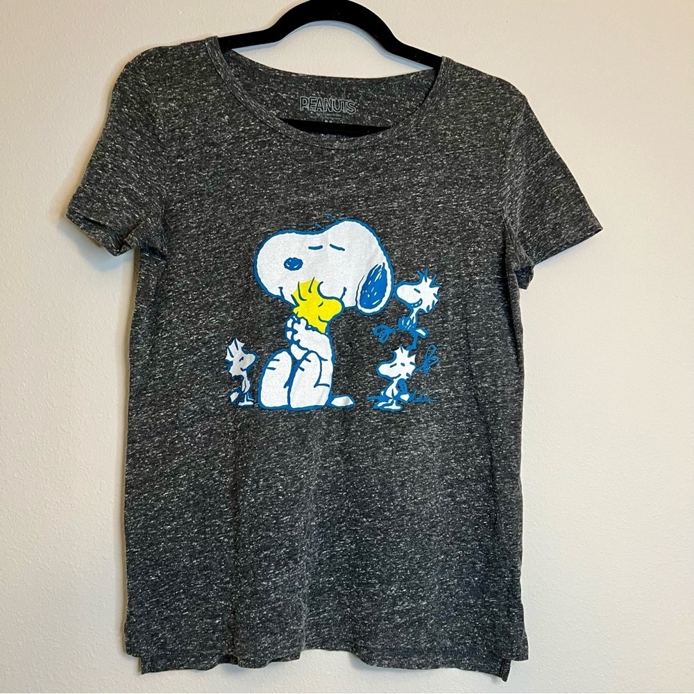 Peanuts tshirt women’s medium